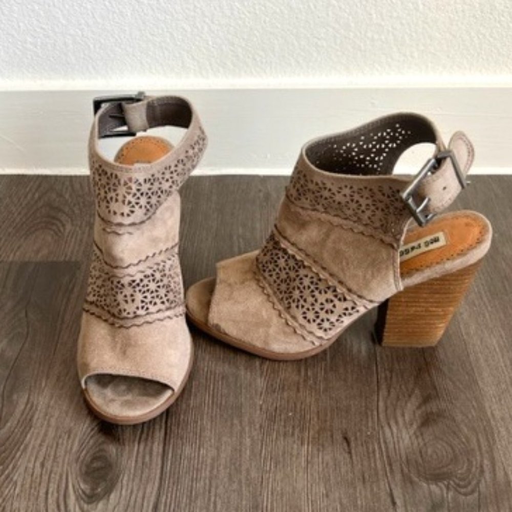 6.5 Faux Suede Taupe/Grey Chunky Heels